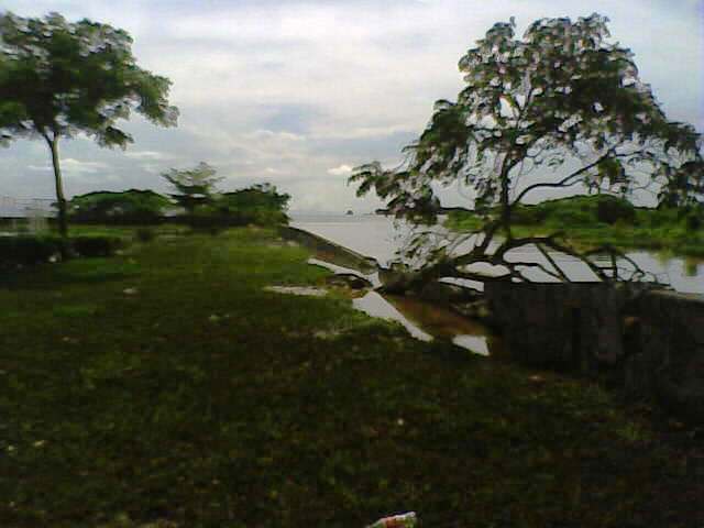 Aguas pestilentes inundan Malecon